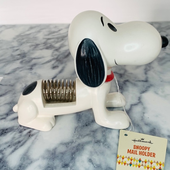 Hallmark Peanuts Snoopy Mail Holder Desk Organizer - Picture 4 of 9